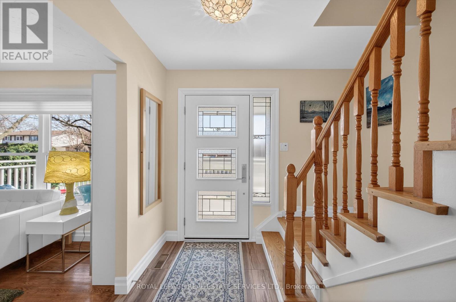 141 Oakdale Drive, Oakville, Ontario  L6H 1J4 - Photo 3 - W12983852