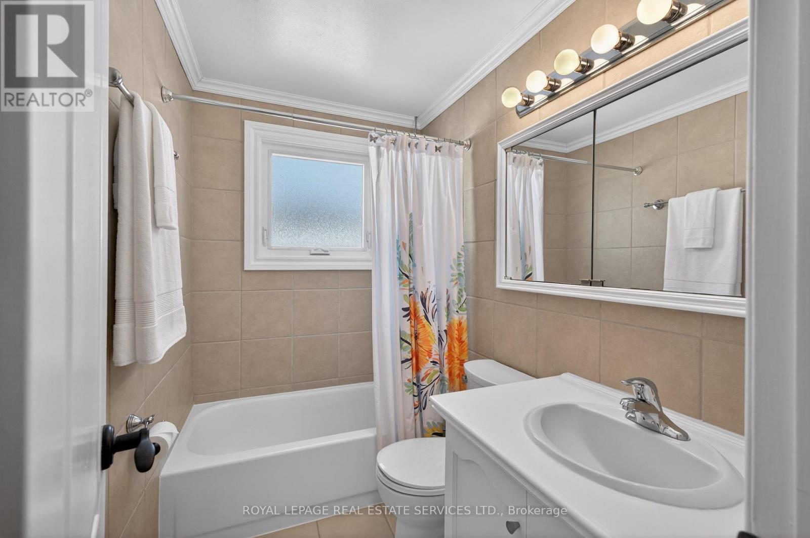 141 Oakdale Drive, Oakville, Ontario  L6H 1J4 - Photo 32 - W12983852