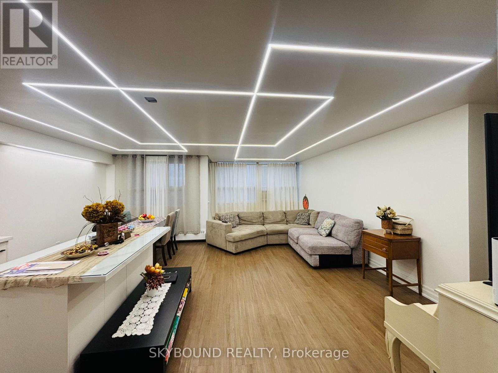 602 - 451 The West Mall, Toronto, Ontario  M9C 1G1 - Photo 2 - W12931240