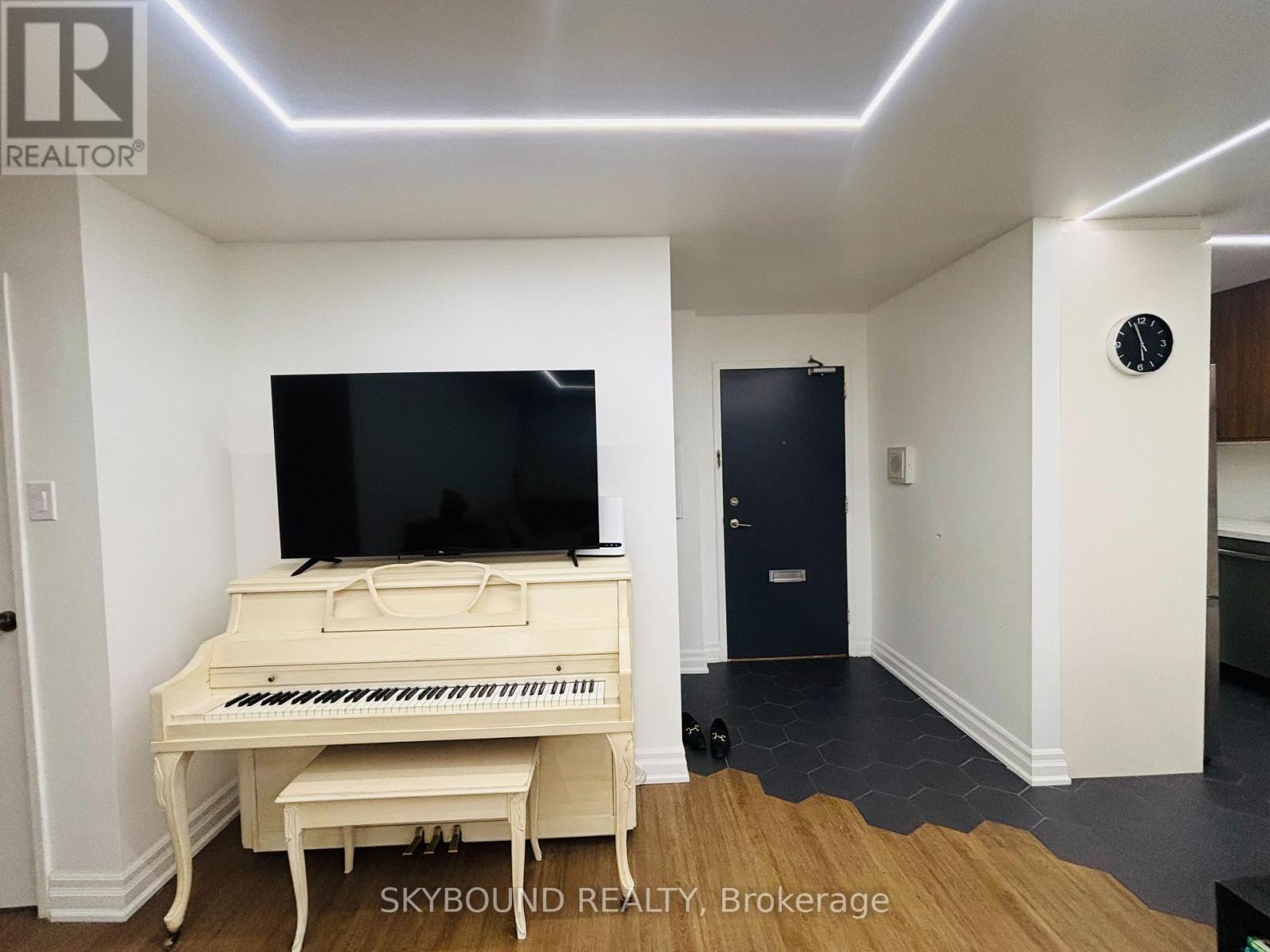 602 - 451 The West Mall, Toronto, Ontario  M9C 1G1 - Photo 5 - W12931240