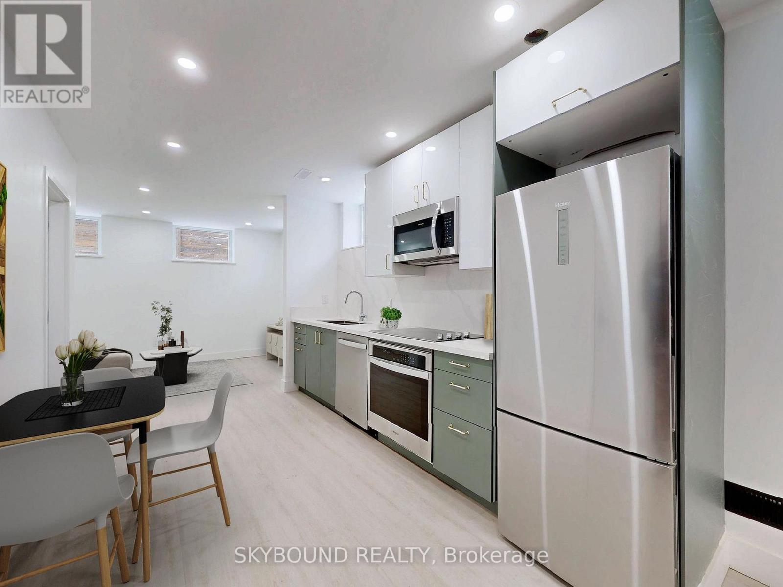 Garden - 134 Victory Drive, Toronto, Ontario  M3M 2J8 - Photo 4 - W12850928