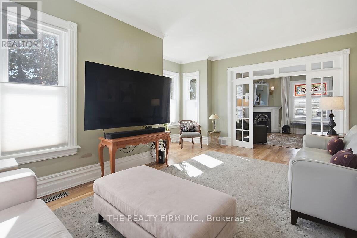 422 Greenfield Street, Petrolia, Ontario  N0N 1R0 - Photo 13 - X13010662