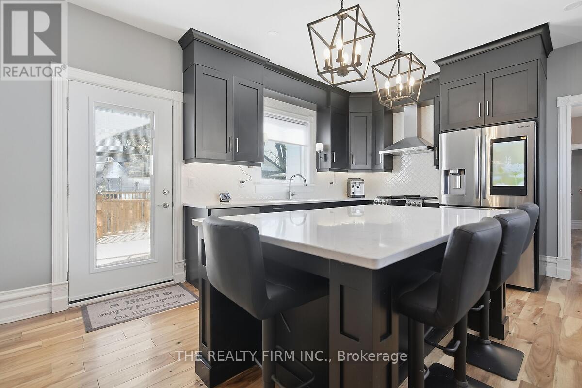 422 Greenfield Street, Petrolia, Ontario  N0N 1R0 - Photo 16 - X13010662