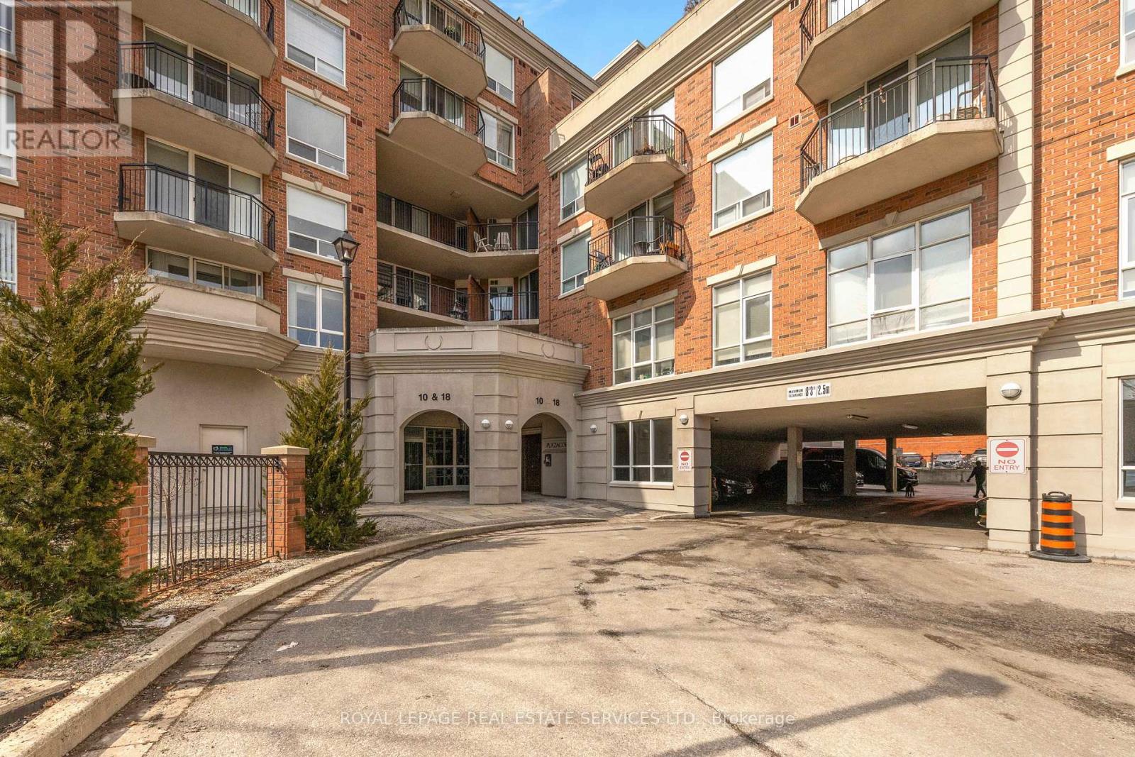 606 - 18 WANLESS AVENUE, Toronto, Ontario