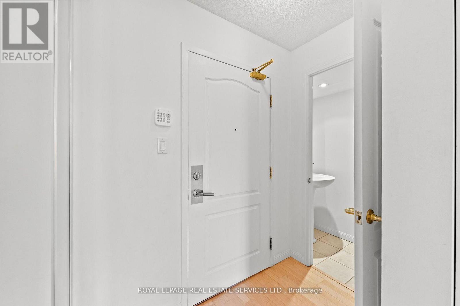 606 - 18 Wanless Avenue, Toronto, Ontario  M4N 3R9 - Photo 5 - C13010566