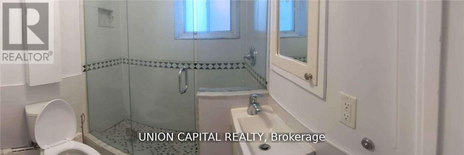 4 Rowley Avenue, Toronto, Ontario  M4P 2S8 - Photo 5 - C13010568