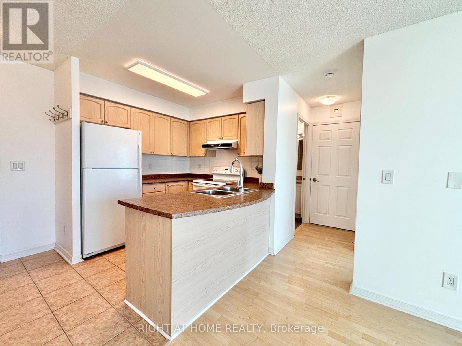 2607 - 5508 Yonge Street, Toronto, Ontario  M2N 7L2 - Photo 8 - C13010616