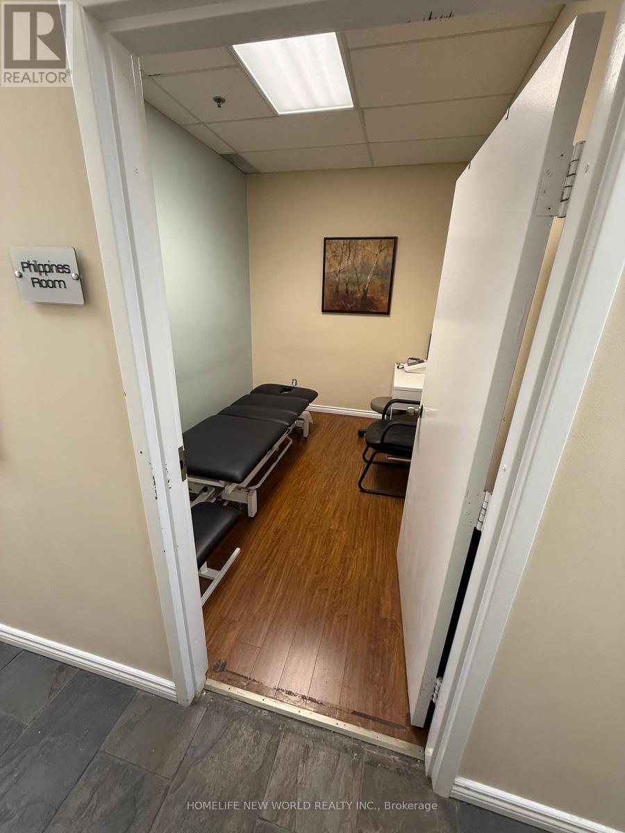 2042 Victoria Park Avenue E, Toronto, Ontario  M1R 1V2 - Photo 6 - C13010642