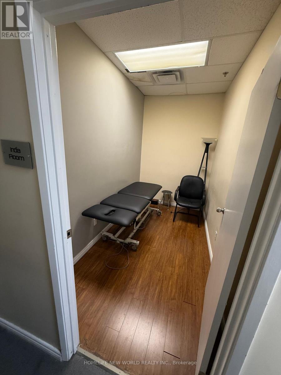 2042 Victoria Park Avenue E, Toronto, Ontario  M1R 1V2 - Photo 9 - C13010642