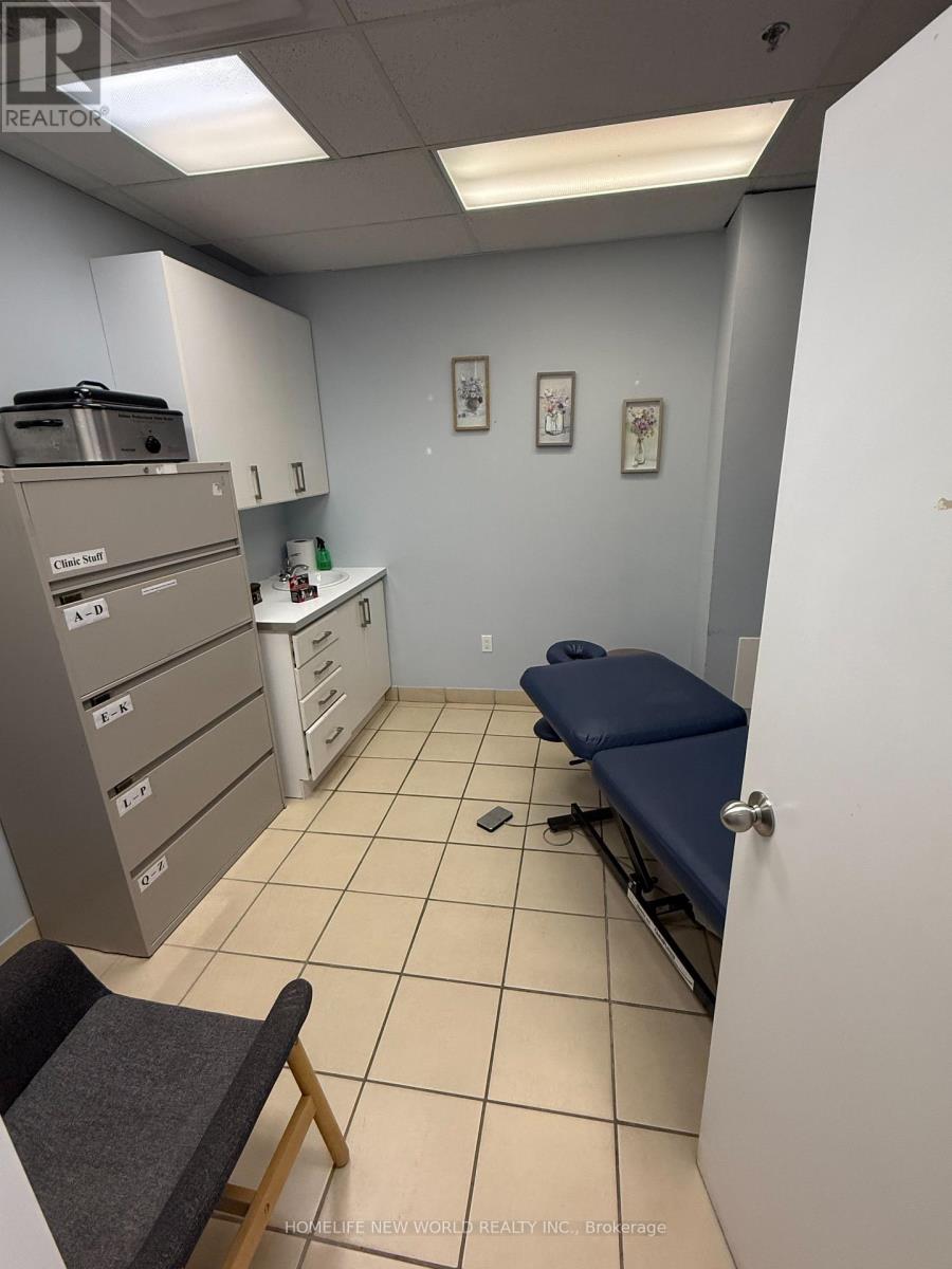 2046 Victoria Park Avenue E, Toronto, Ontario  M1R 1V2 - Photo 2 - C13010652