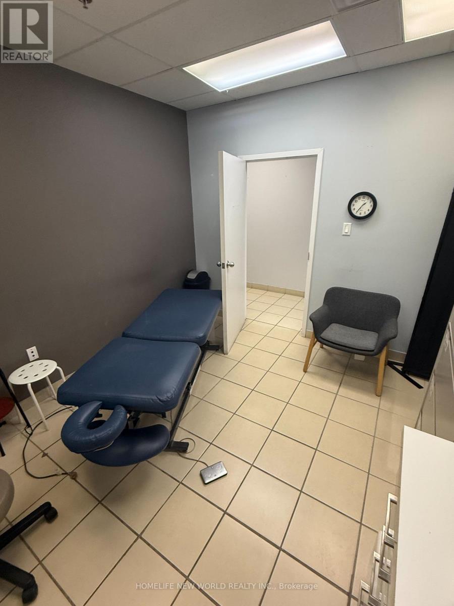 2046 Victoria Park Avenue E, Toronto, Ontario  M1R 1V2 - Photo 6 - C13010652