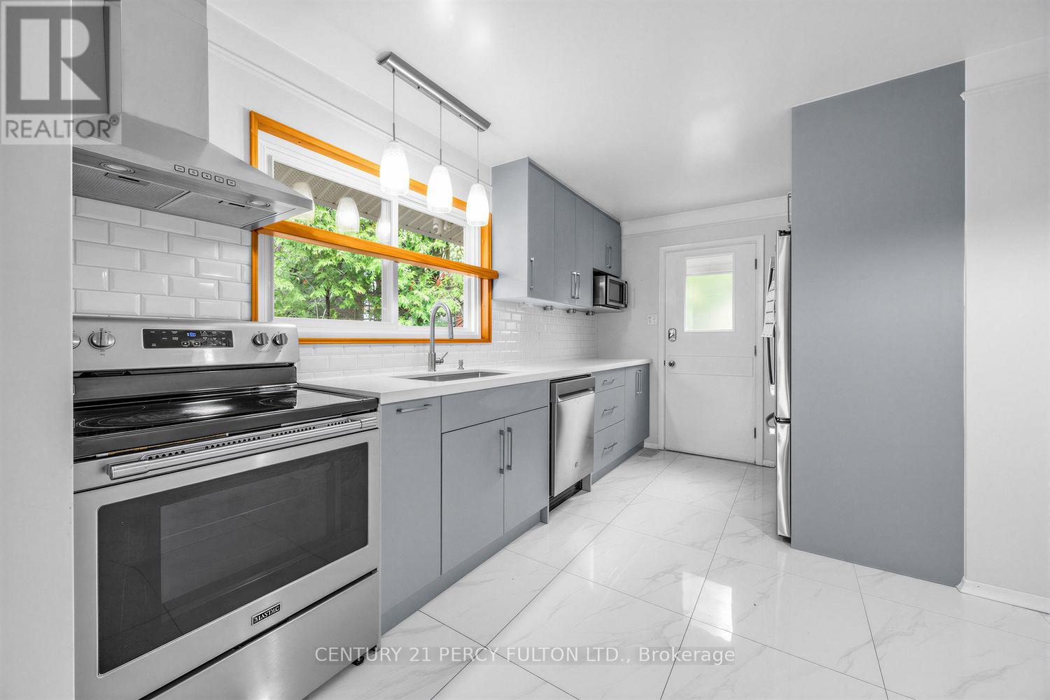 8 Gondola Crescent, Toronto, Ontario  M1G 2J3 - Photo 17 - E13010668