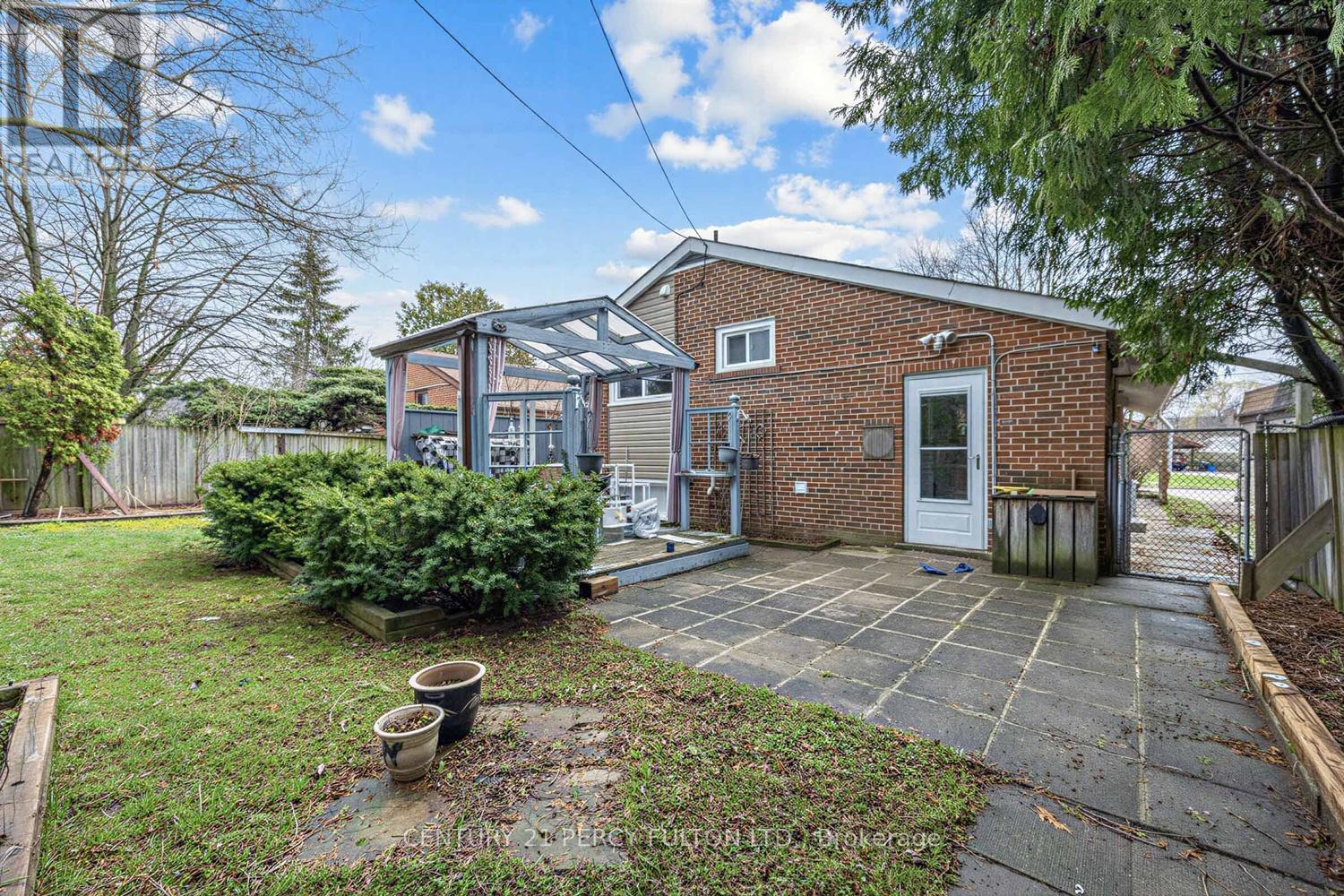 8 Gondola Crescent, Toronto, Ontario  M1G 2J3 - Photo 33 - E13010668