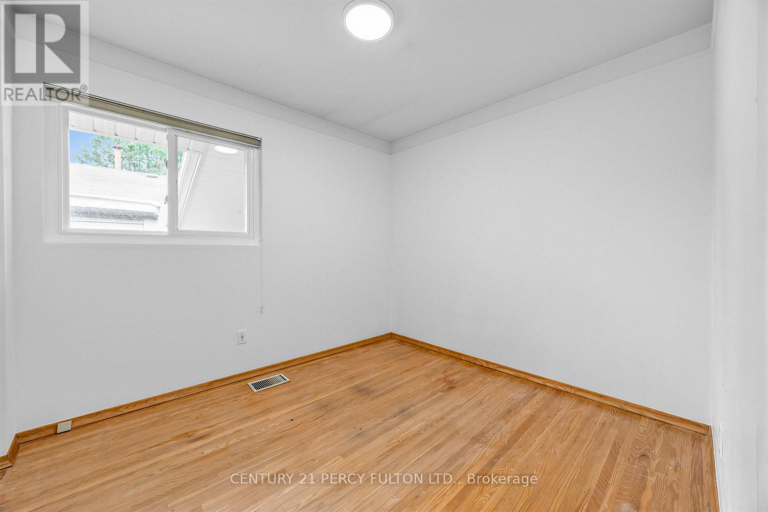 8 Gondola Crescent, Toronto, Ontario  M1G 2J3 - Photo 9 - E13010668