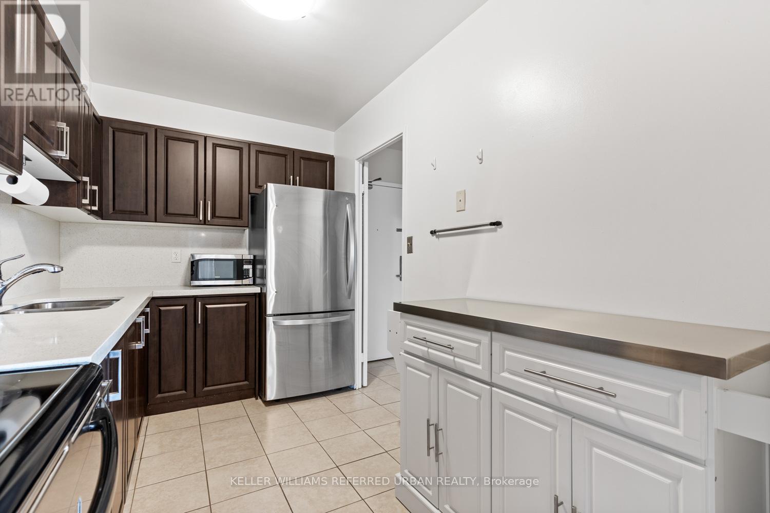 903 - 5 Massey Square, Toronto, Ontario  M4C 5L6 - Photo 8 - E13010676