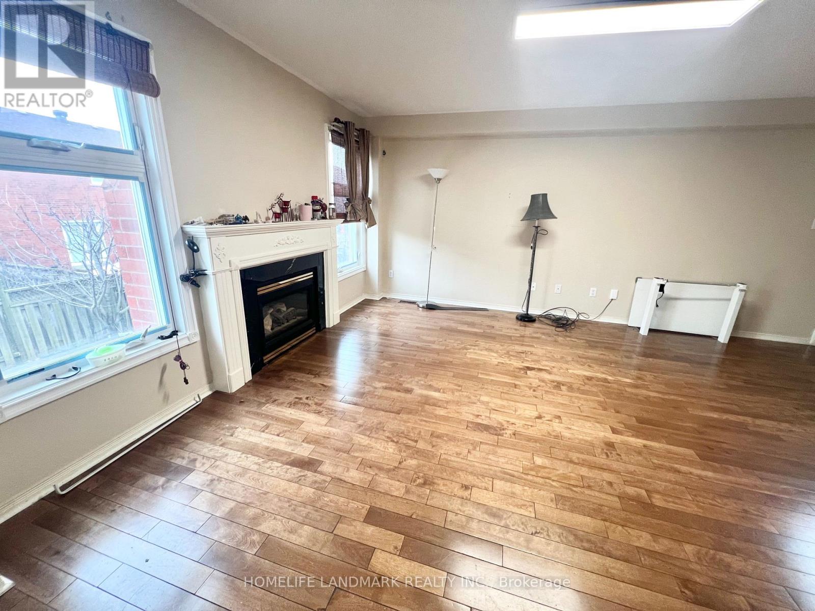 24 Holmwood Street, Richmond Hill, Ontario  L4B 4K4 - Photo 3 - N13010554