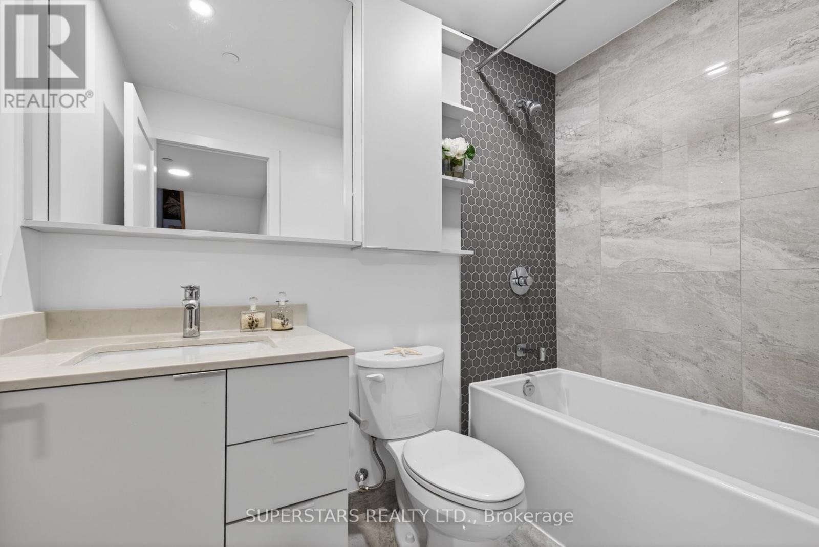 W118 - 8 Cedarland Drive, Markham, Ontario  L6G 0H4 - Photo 25 - N13010624