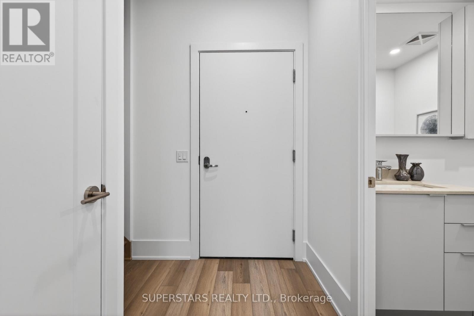 W118 - 8 Cedarland Drive, Markham, Ontario  L6G 0H4 - Photo 7 - N13010624