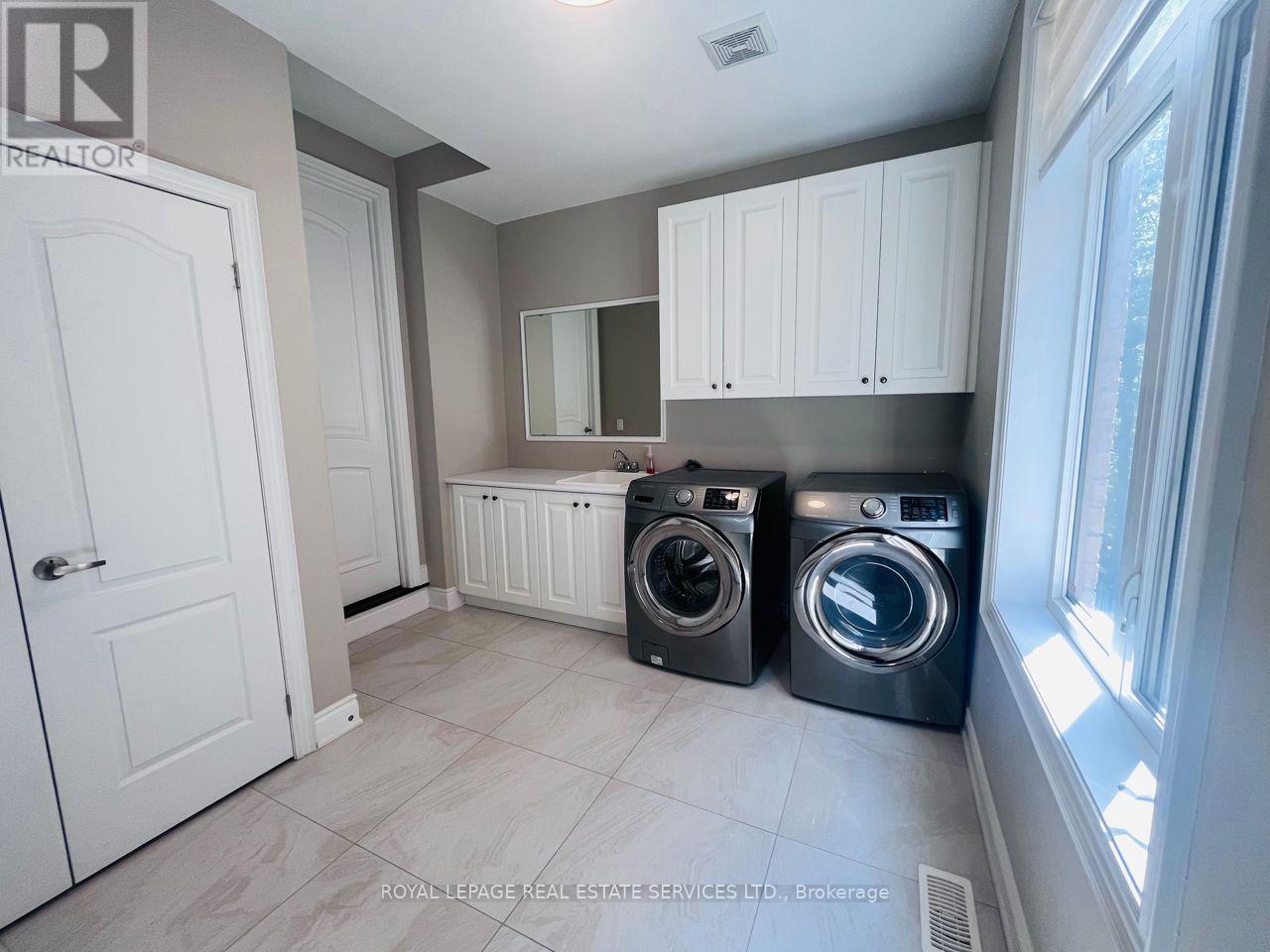 2366 Chateau Common, Oakville, Ontario  L6M 0S1 - Photo 13 - W13010618