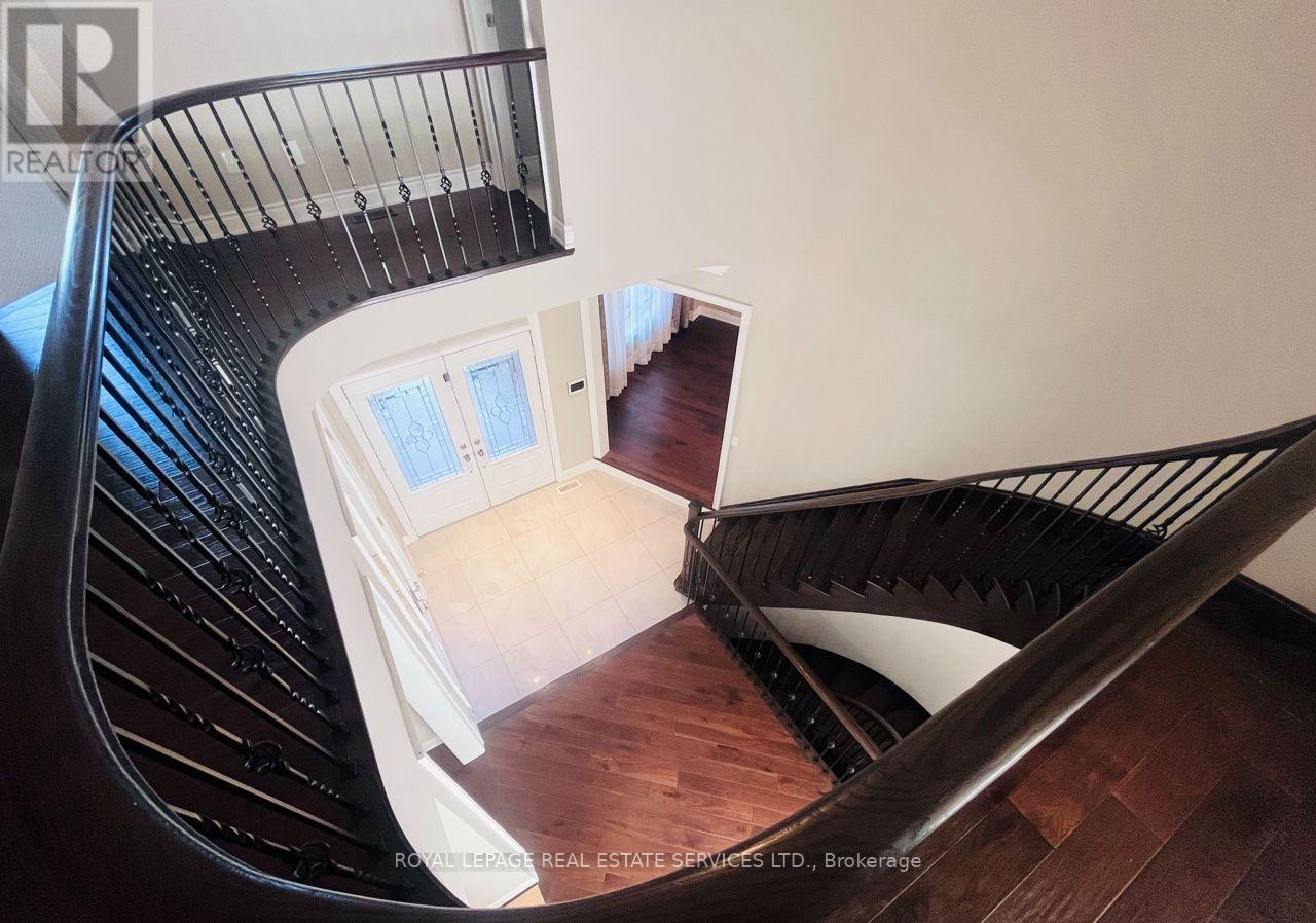 2366 Chateau Common, Oakville, Ontario  L6M 0S1 - Photo 19 - W13010618