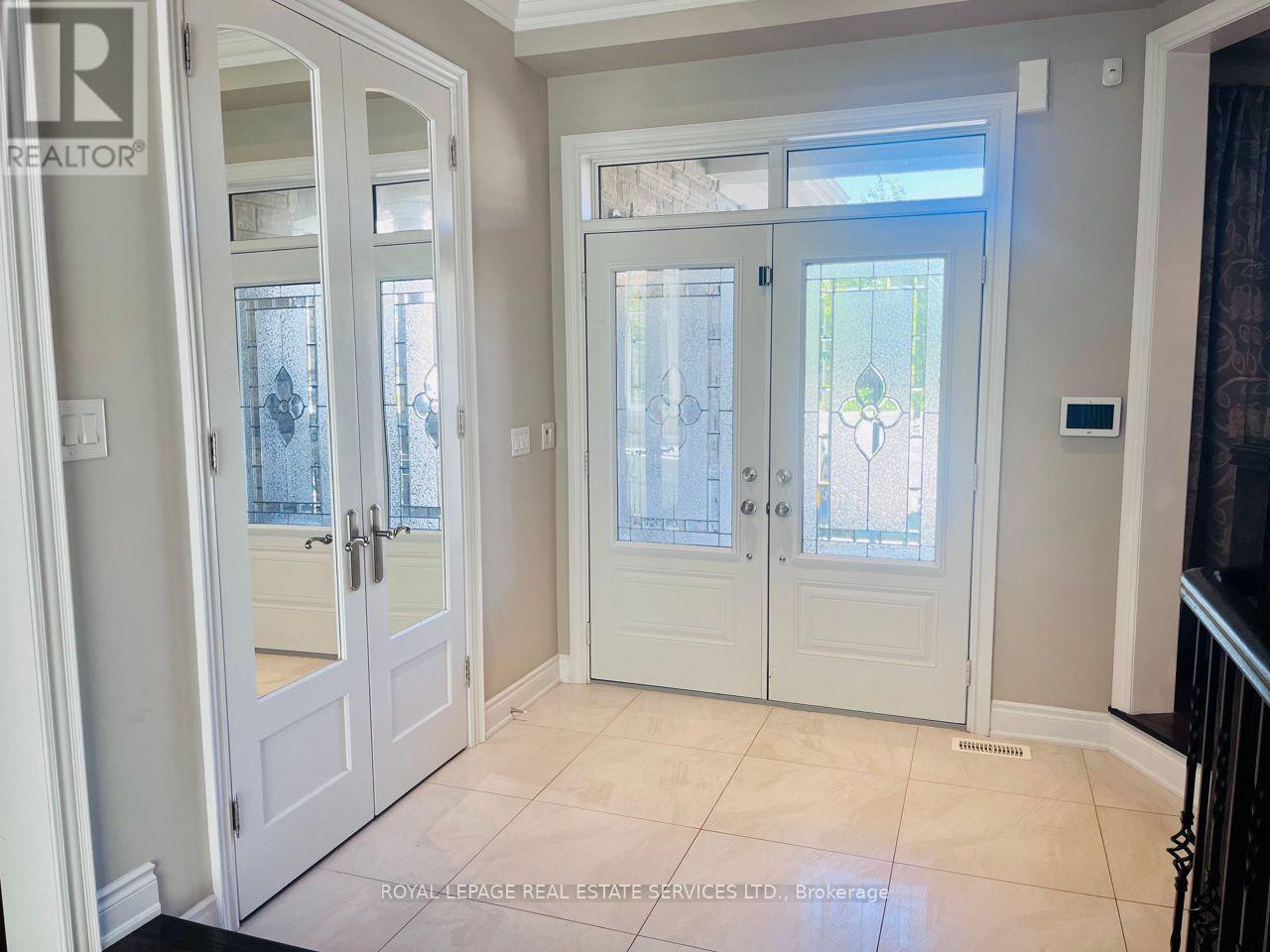 2366 Chateau Common, Oakville, Ontario  L6M 0S1 - Photo 4 - W13010618