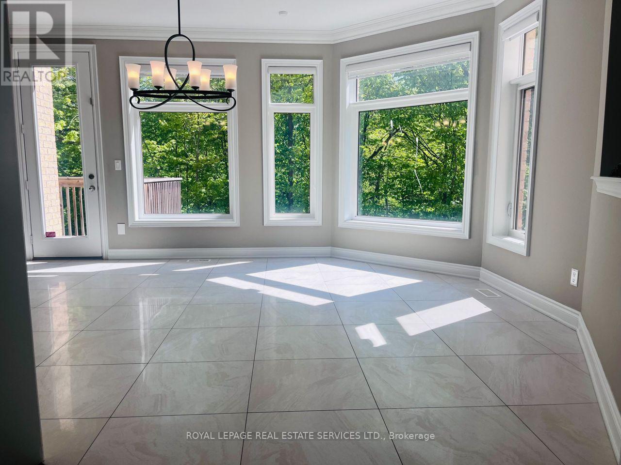 2366 Chateau Common, Oakville, Ontario  L6M 0S1 - Photo 9 - W13010618