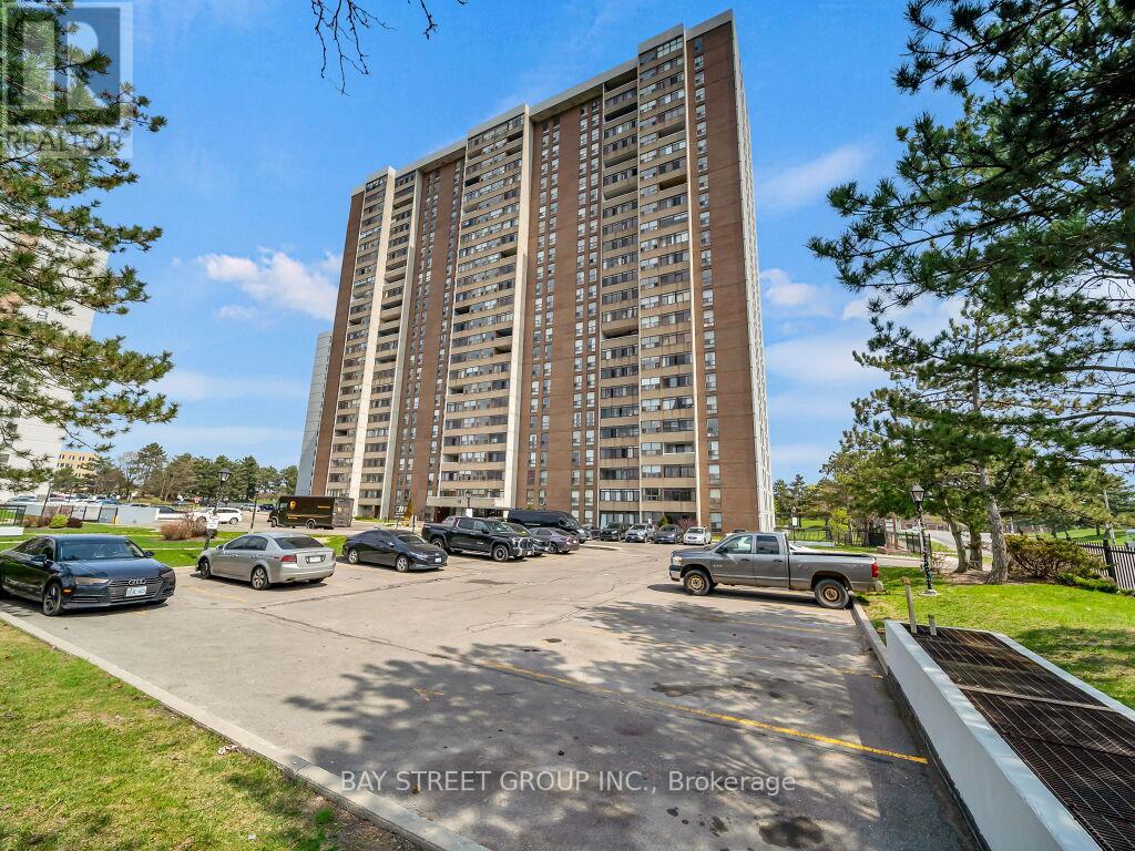 1003 - 18 Knightsbridge Road, Brampton, Ontario  L6T 3X5 - Photo 2 - W13010636