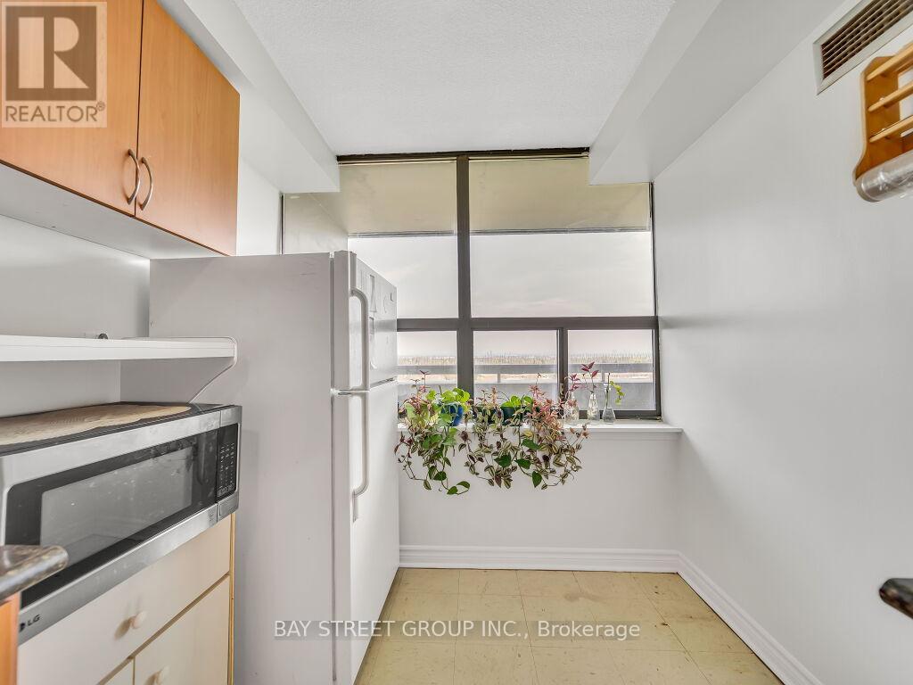 1003 - 18 Knightsbridge Road, Brampton, Ontario  L6T 3X5 - Photo 23 - W13010636