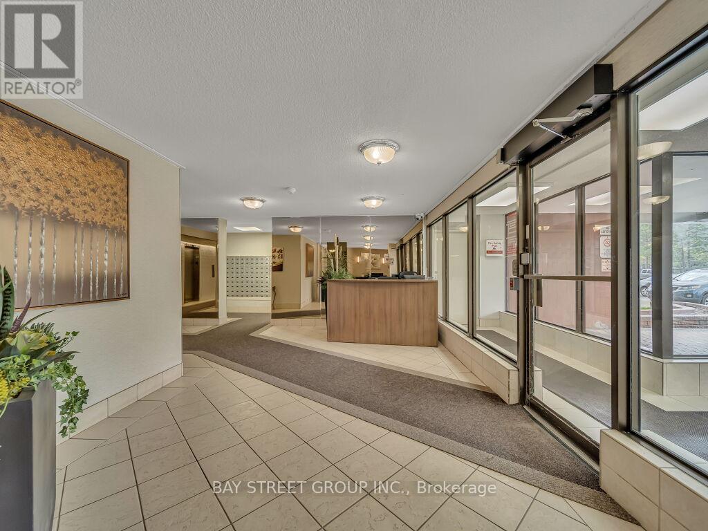 1003 - 18 Knightsbridge Road, Brampton, Ontario  L6T 3X5 - Photo 5 - W13010636