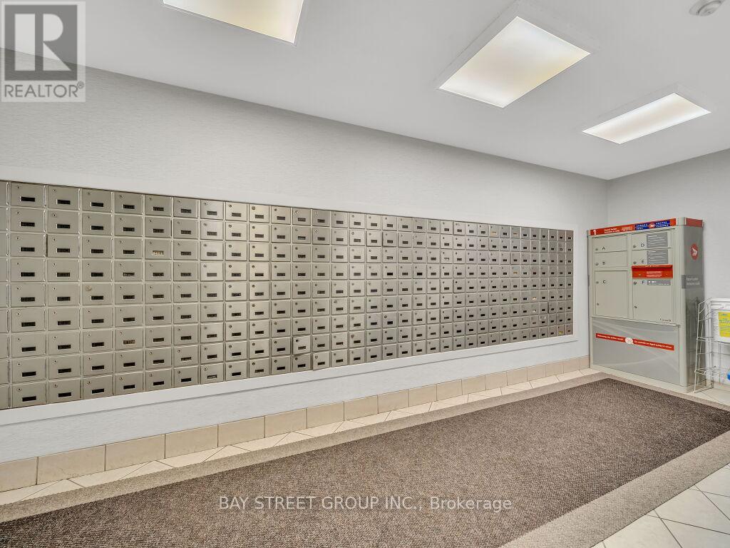 1003 - 18 Knightsbridge Road, Brampton, Ontario  L6T 3X5 - Photo 6 - W13010636