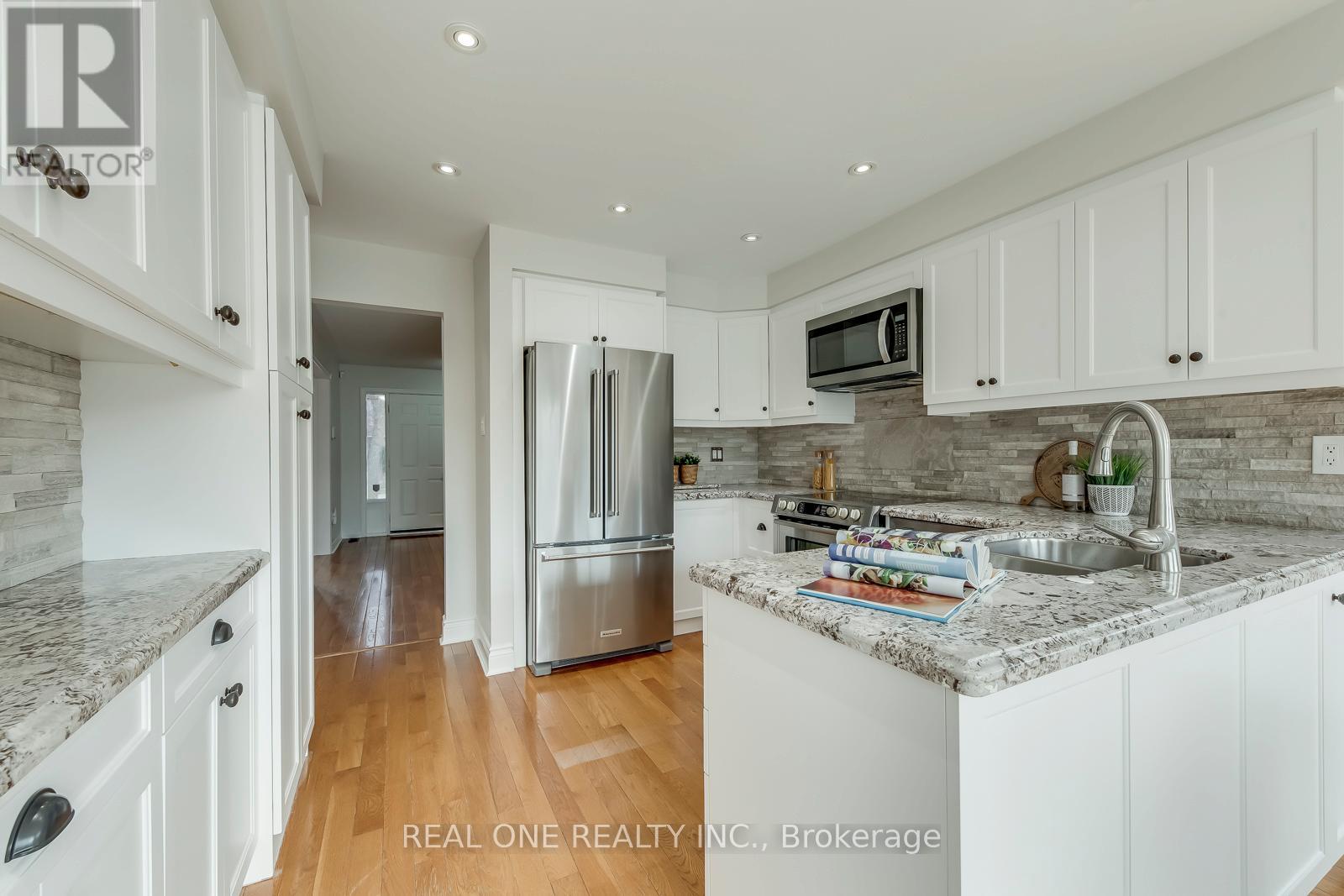 1190 Valleybrook Drive, Oakville, Ontario  L6H 4Z7 - Photo 16 - W13010638