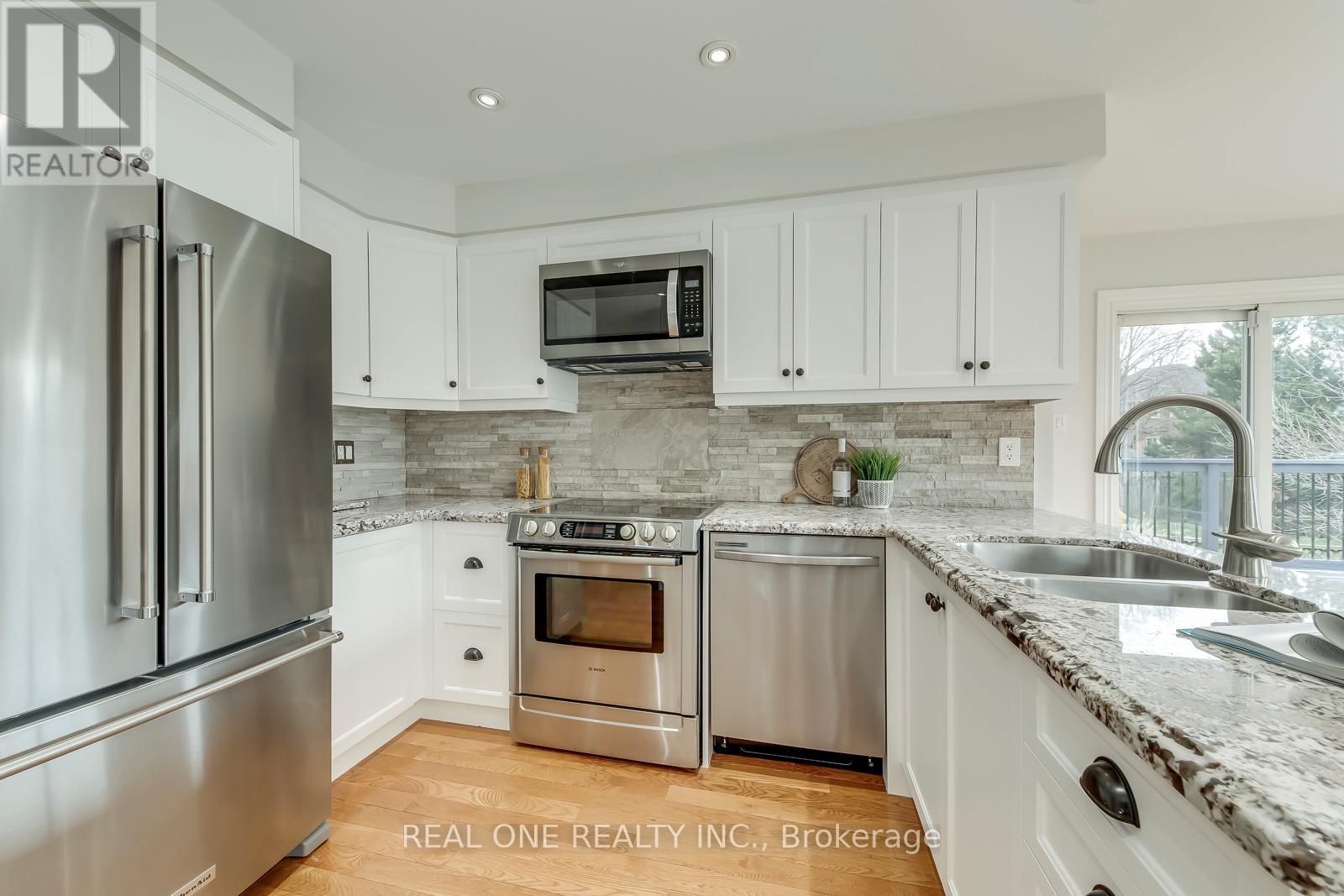 1190 Valleybrook Drive, Oakville, Ontario  L6H 4Z7 - Photo 17 - W13010638