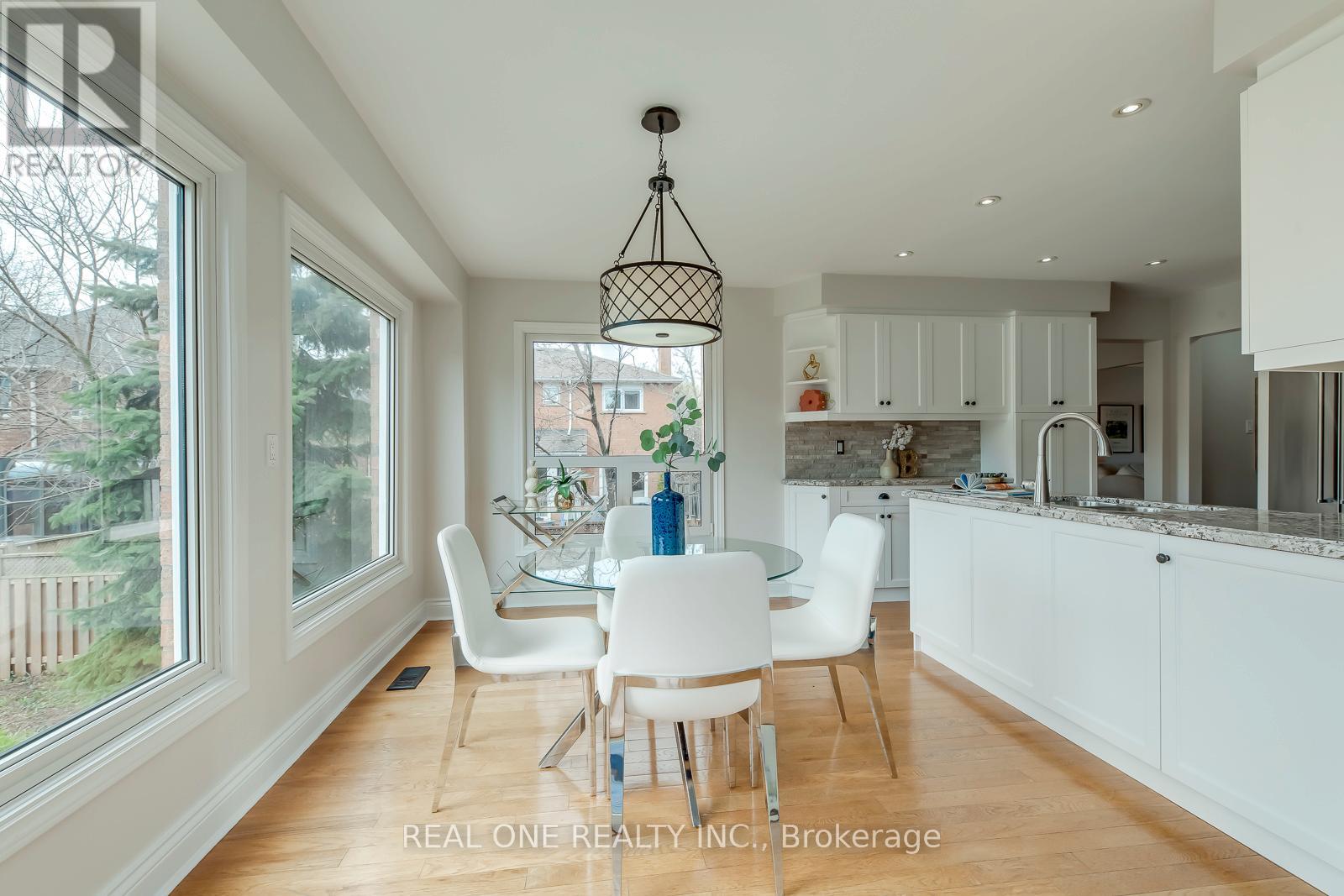 1190 Valleybrook Drive, Oakville, Ontario  L6H 4Z7 - Photo 24 - W13010638