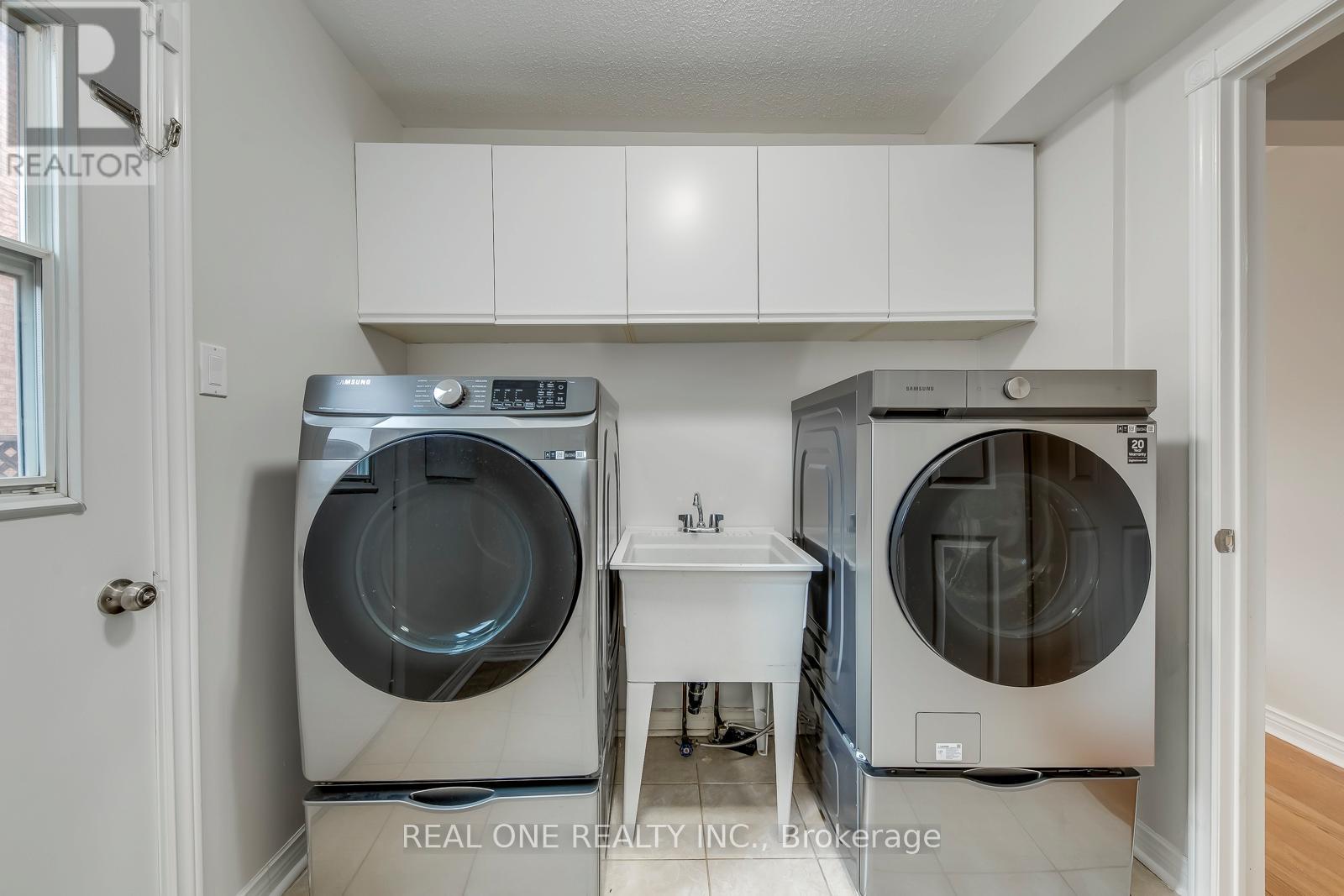 1190 Valleybrook Drive, Oakville, Ontario  L6H 4Z7 - Photo 28 - W13010638