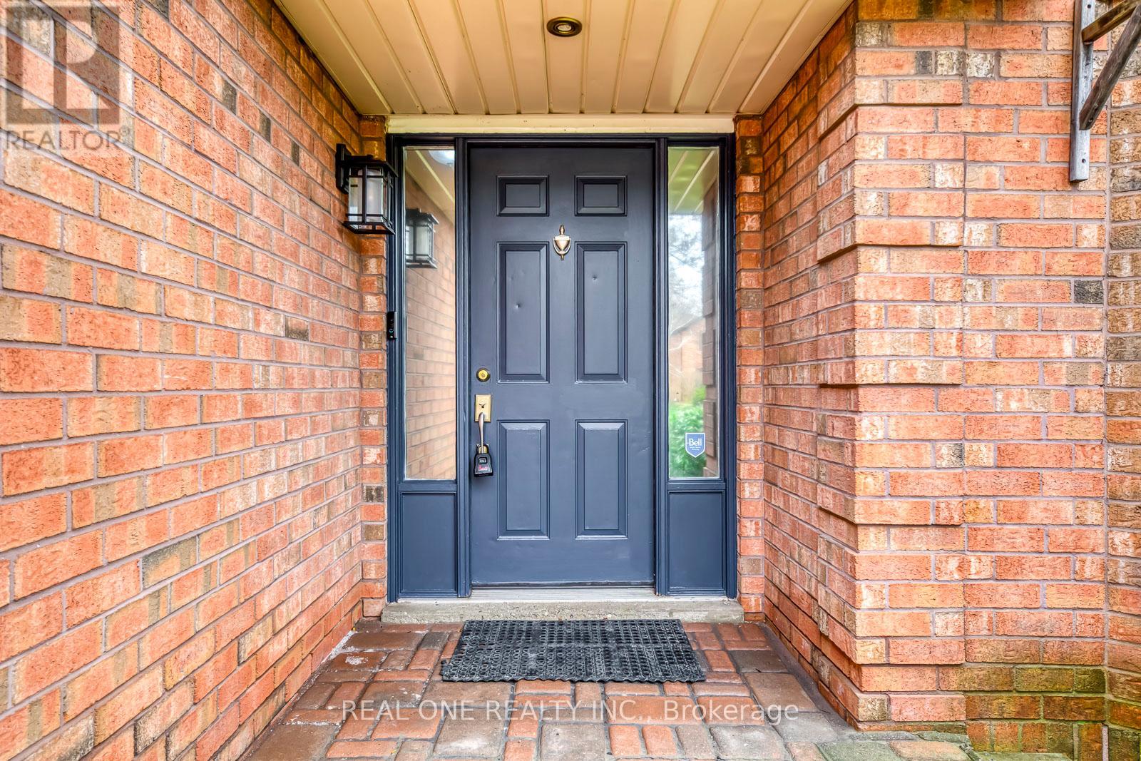 1190 Valleybrook Drive, Oakville, Ontario  L6H 4Z7 - Photo 3 - W13010638