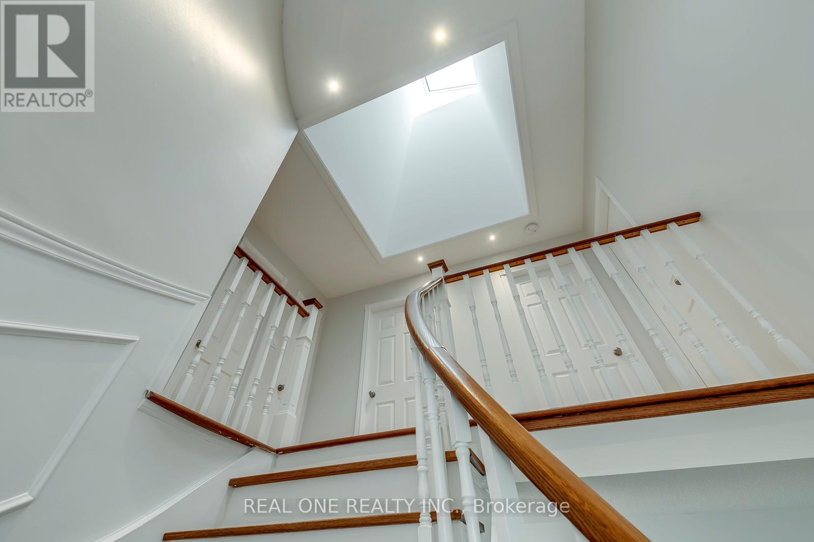 1190 Valleybrook Drive, Oakville, Ontario  L6H 4Z7 - Photo 30 - W13010638