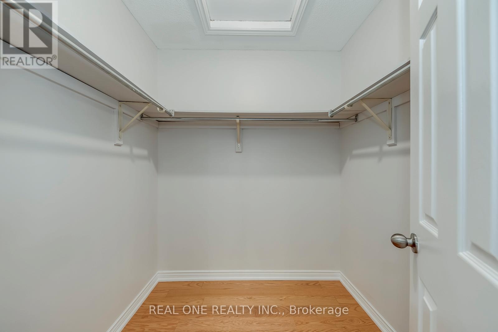 1190 Valleybrook Drive, Oakville, Ontario  L6H 4Z7 - Photo 37 - W13010638