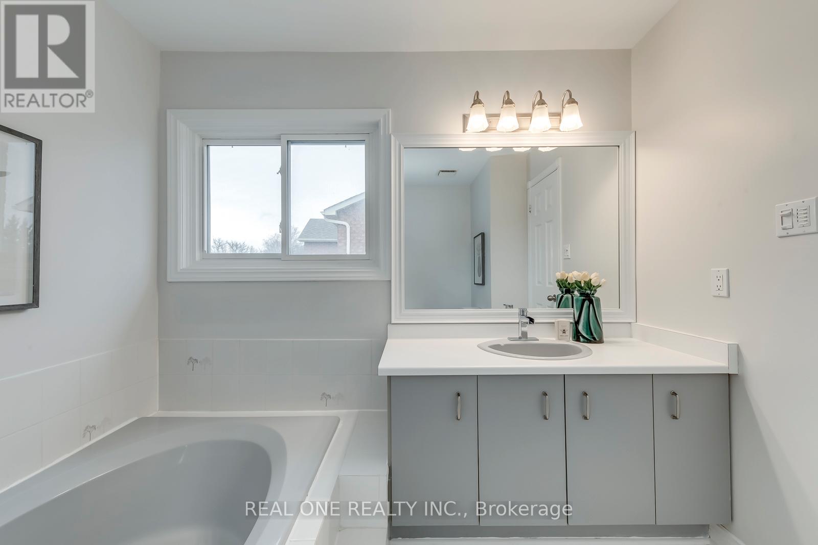 1190 Valleybrook Drive, Oakville, Ontario  L6H 4Z7 - Photo 38 - W13010638