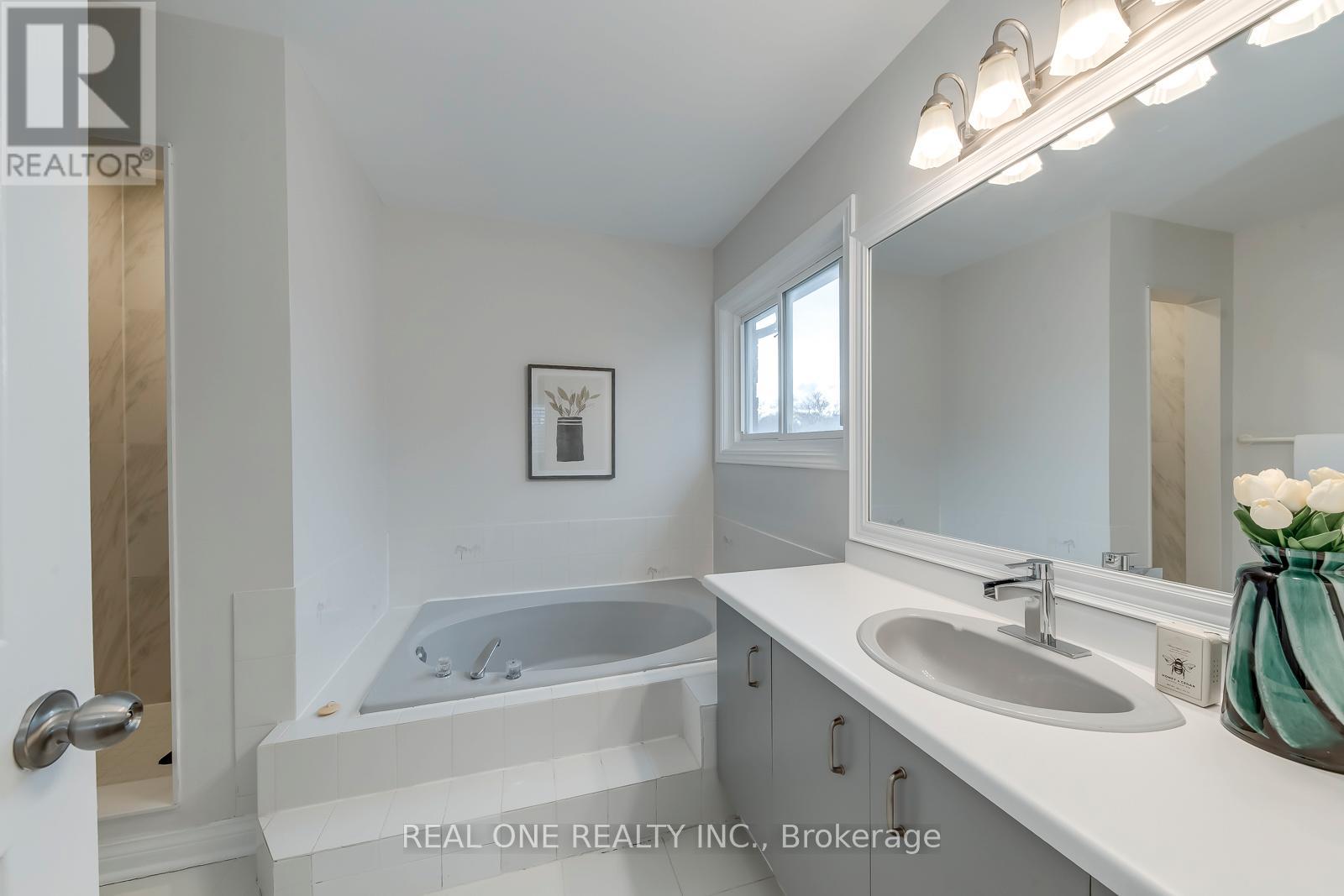 1190 Valleybrook Drive, Oakville, Ontario  L6H 4Z7 - Photo 40 - W13010638