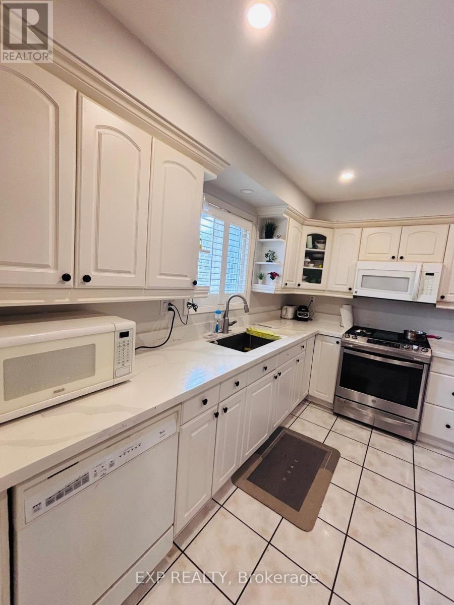 Main - 3082 Cantelon Crescent, Mississauga, Ontario  L5N 3J8 - Photo 8 - W13010666