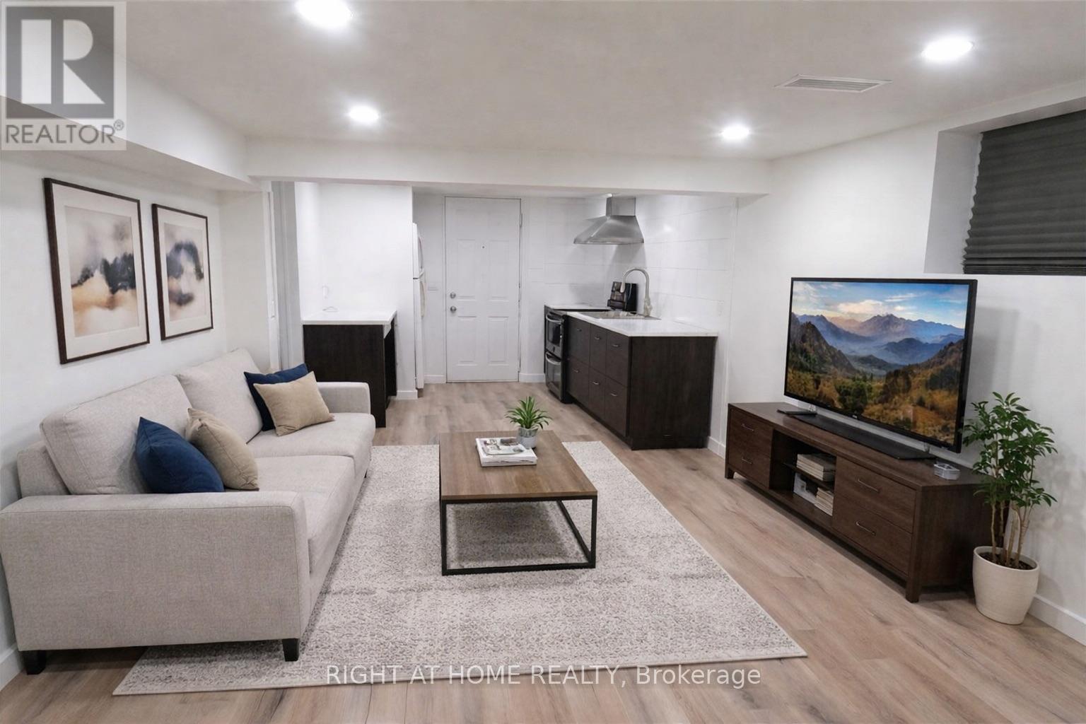 186 Schell Avenue, Toronto, Ontario  M6E 2T2 - Photo 4 - W13010674