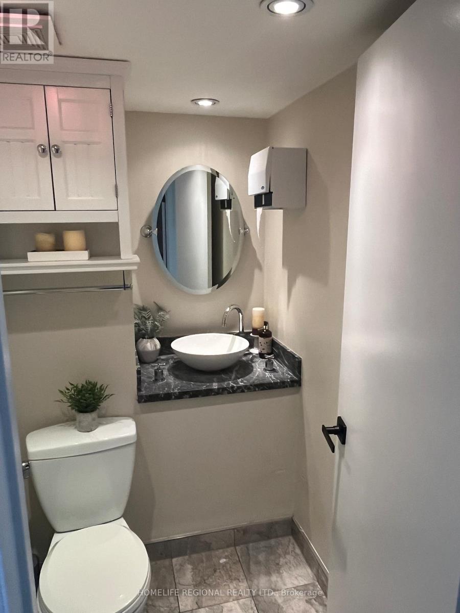 Office No. 7 - 823 College Street, Toronto, Ontario  M6G 1C9 - Photo 4 - C13006024