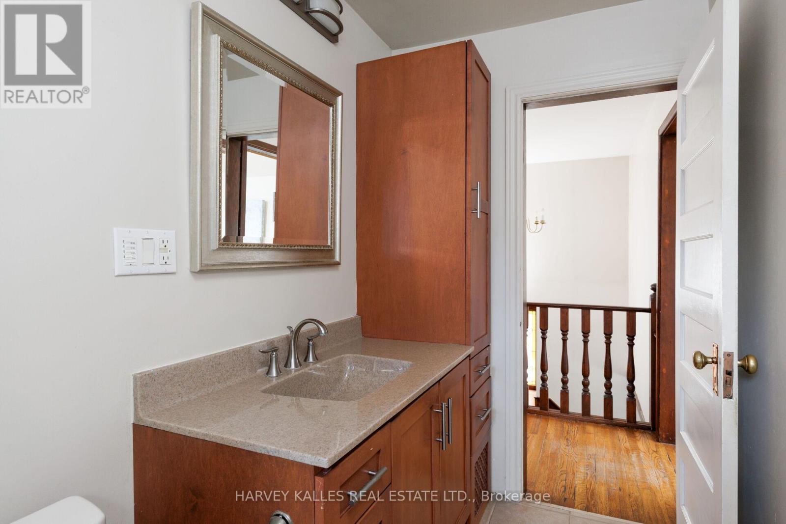 4 Twenty Third Street, Toronto, Ontario  M8V 3M7 - Photo 33 - W13010394