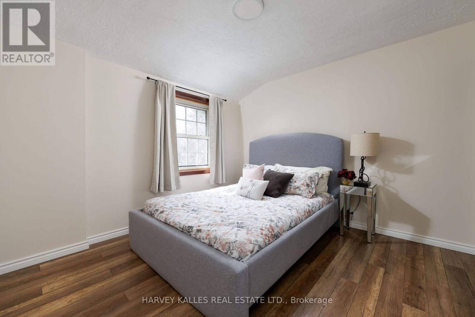 4 Twenty Third Street, Toronto, Ontario  M8V 3M7 - Photo 34 - W13010394