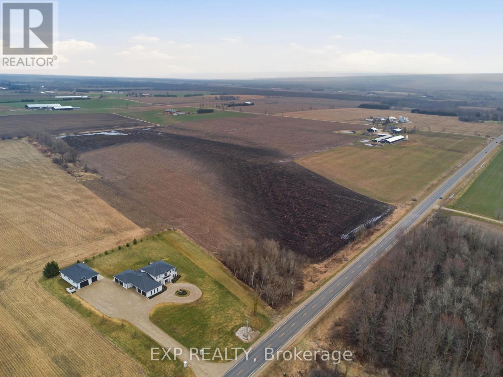 9 Wellington Road, Mapleton, Ontario  N0G 2T0 - Photo 8 - X13010556