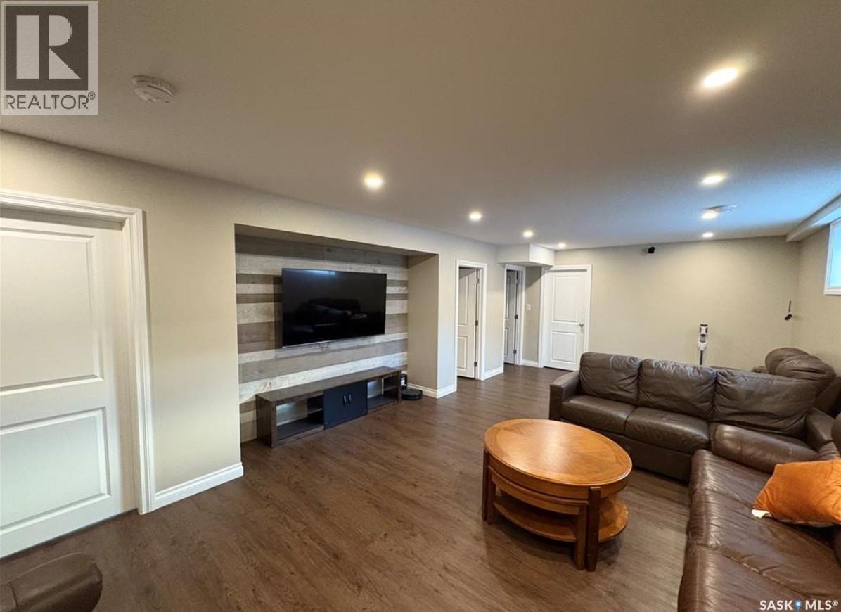 4301 Green Poplar Lane, Regina, Saskatchewan  S4V 1R1 - Photo 5 - SK033216