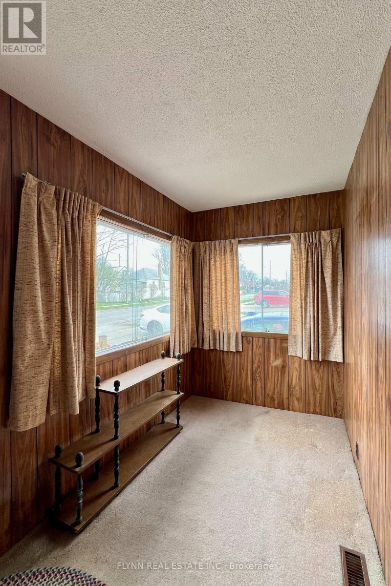 6594 Barker Street, Niagara Falls, Ontario  L2G 1Y8 - Photo 4 - X13010656