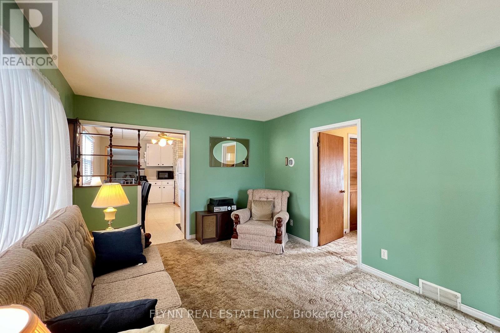 6594 Barker Street, Niagara Falls, Ontario  L2G 1Y8 - Photo 6 - X13010656