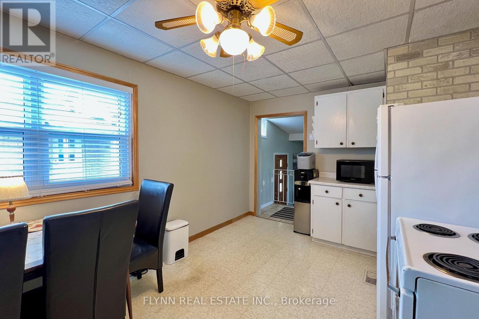 6594 Barker Street, Niagara Falls, Ontario  L2G 1Y8 - Photo 8 - X13010656