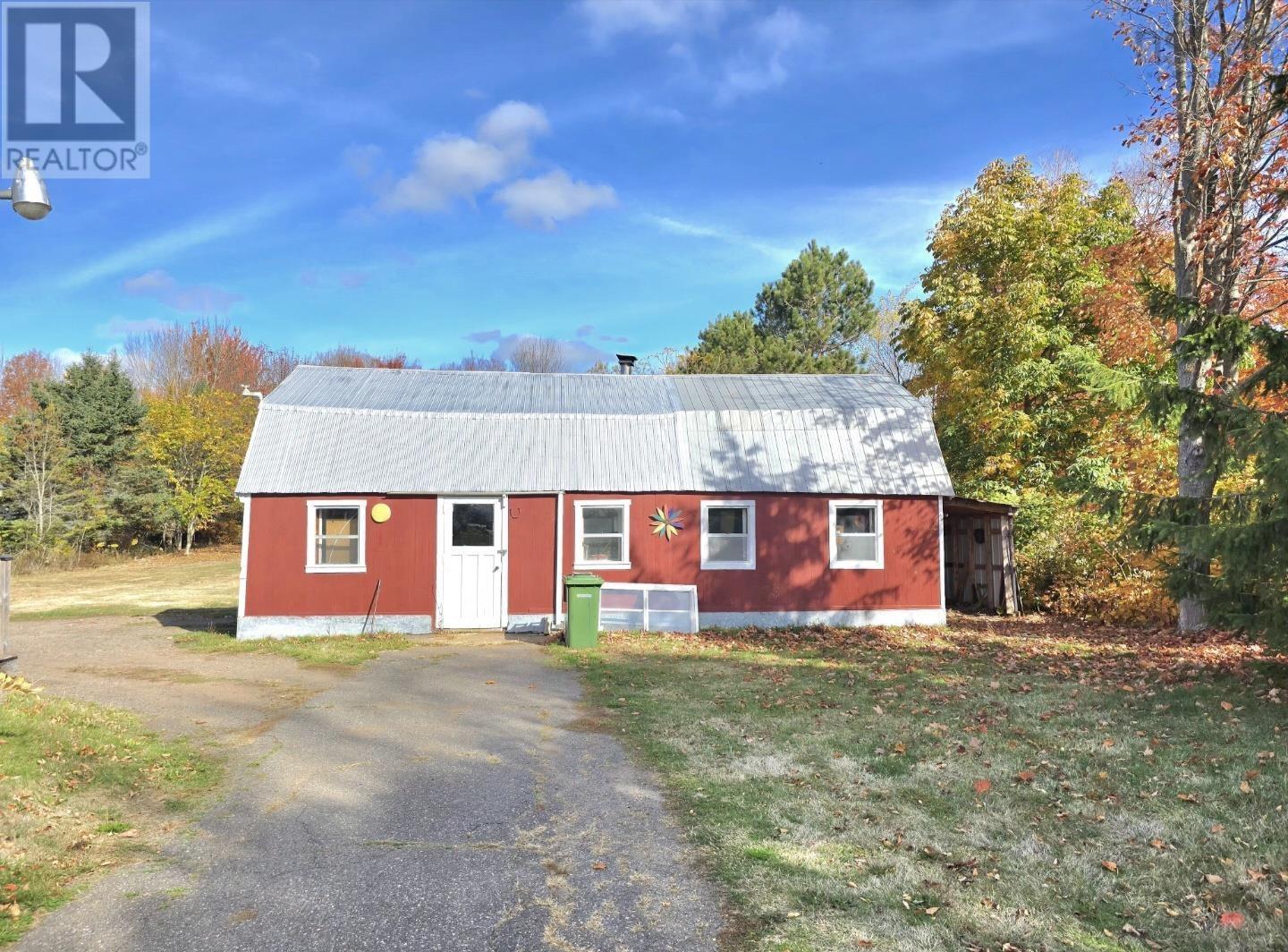 8921 221 Highway, Sheffield Mills, Nova Scotia B0P 1H0 - Photo 5 - 202526305